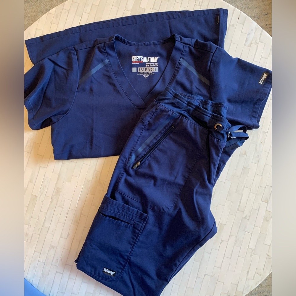 Grey’s Anatomy Scrubs by Barco Impact Women’s Small Set